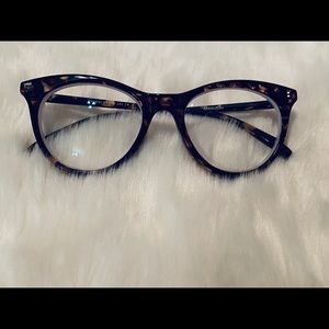 Cat eye eyeglasses
